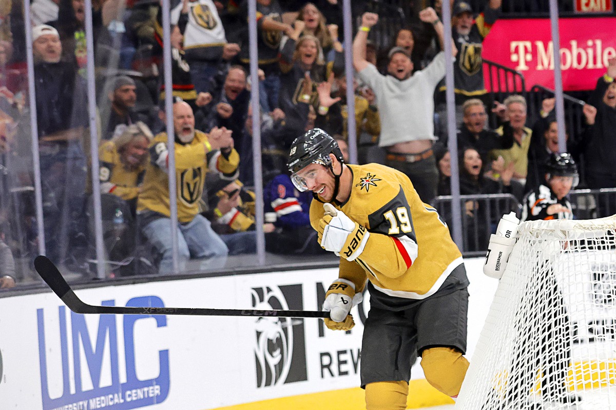 Golden Knights, Mammoth surge into 1st-round meeting as the NHL playoffs reset the stakes -
Las Vegas Sun News