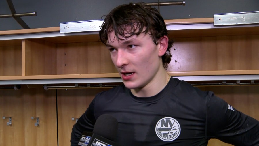 Former Otter Schaefer becomes Islanders’ franchise leader in points by rookie defenseman in 4-3 loss at Sabres