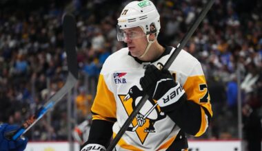 Malkin collects career point 1,399 in return from injury, Penguins race by reeling Red Wings 5-1