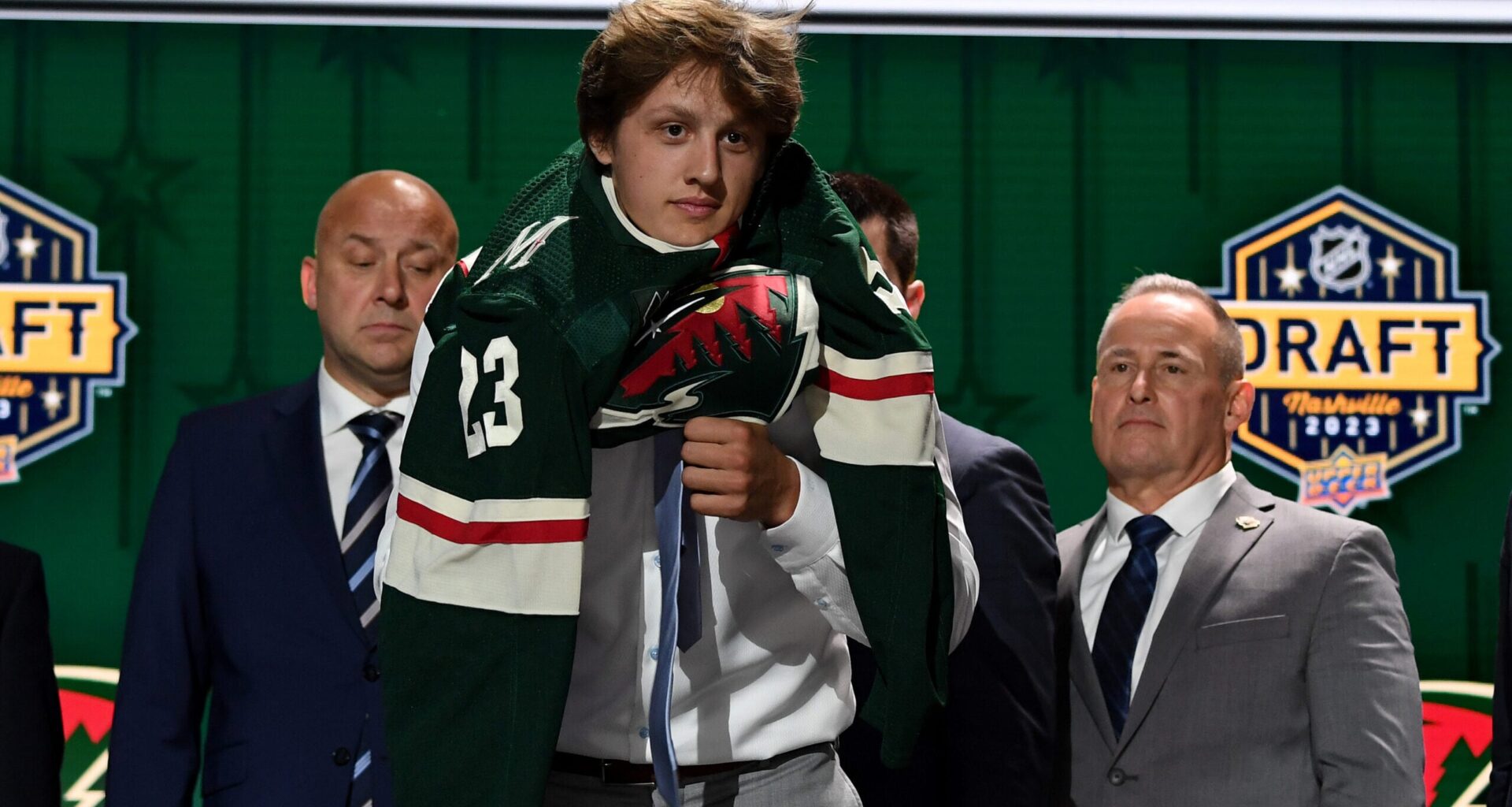 MN Wild Plan to Sign and Play Top Prospect on Broken Ankle?