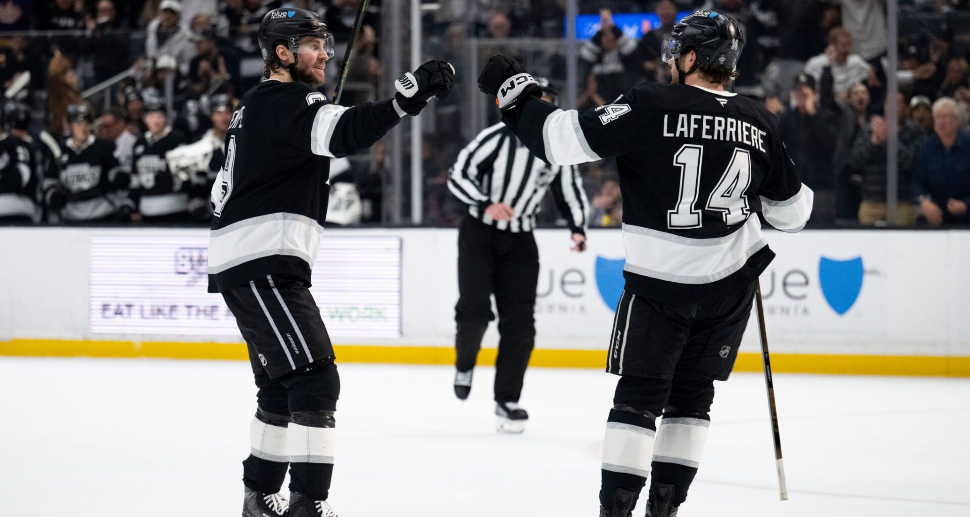 Trevor Moore’s overtime goal lifts Kings to 2-1 win over Blues and into playoff position