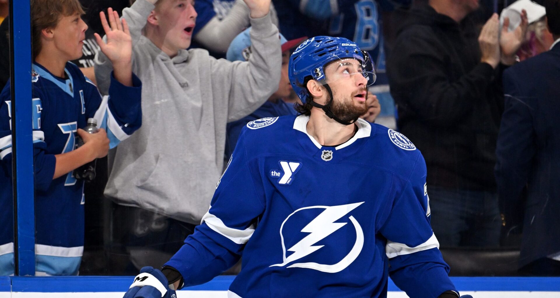 Lightning beat the Penguins 6-3 to move into 1st place in the Atlantic Division