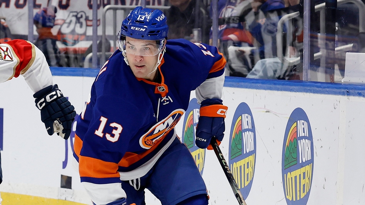 Andrew Gross: Islanders not focused on scoreboard watching