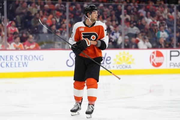 Flyers inch near playoff position with dominant win over Islanders