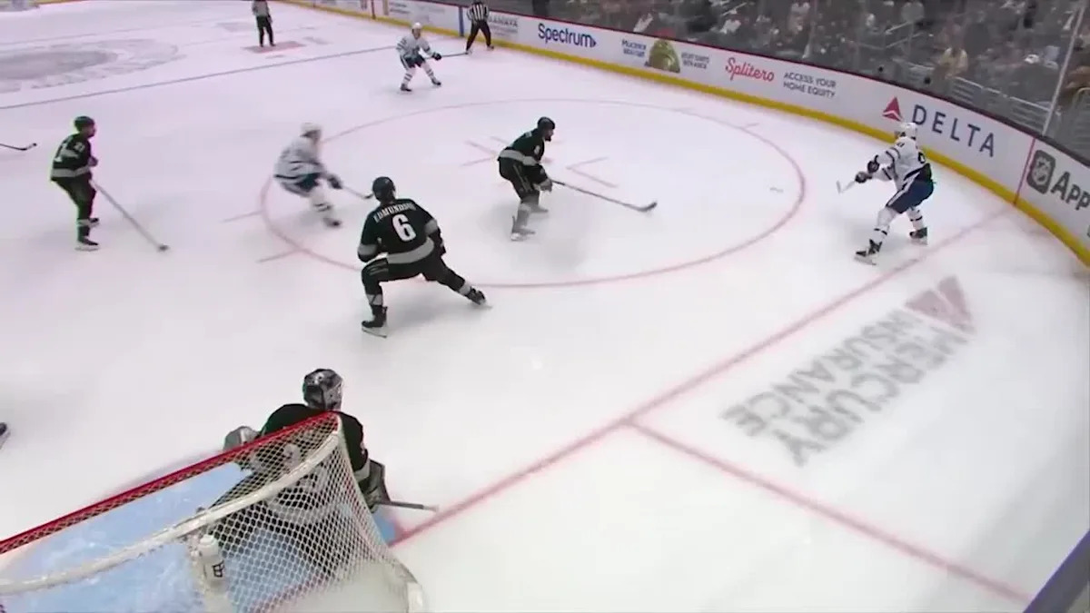Easton Cowan with a Powerplay Goal vs. Los Angeles Kings