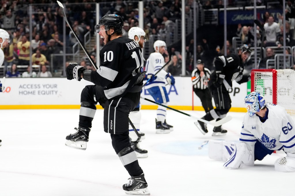 Kings keep playoff hopes alive with win over Maple Leafs – Press Telegram