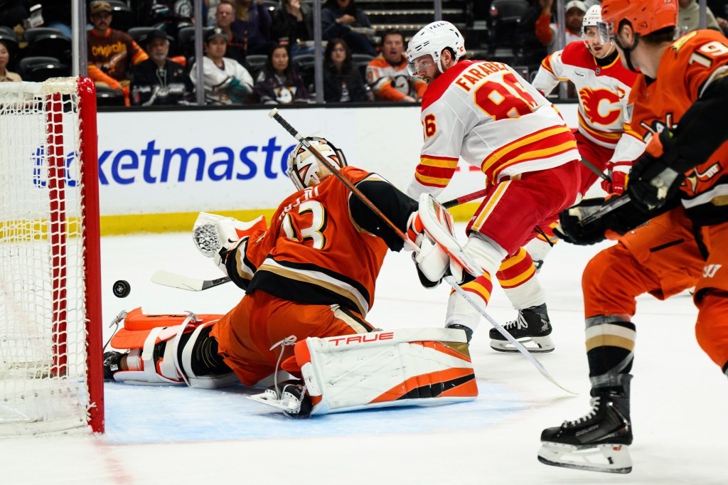 Ducks’ rally falls short against Flames in 5th straight loss – Orange County Register