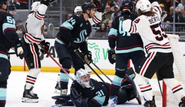 Kraken lose 4-2 to Blackhawks for 4th straight defeat
