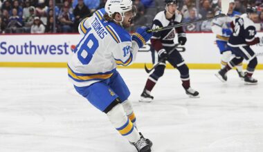 Thomas breaks late tie to complete first hat trick, Blues beat Avalanche 3-2