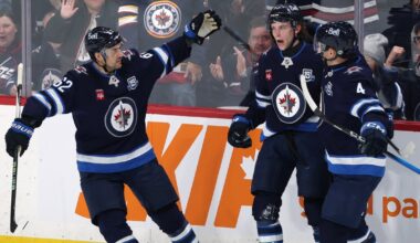 Kraken keep faint playoff hopes alive ahead of clash vs. Wild