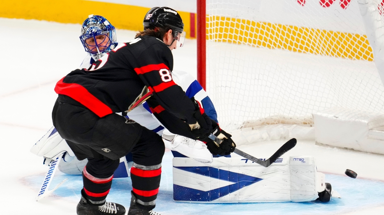 Sanderson scores twice for Senators in 6-2 win over Lightning