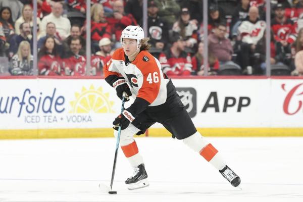 Flyers look to continue hot streak vs. sliding Red Wings