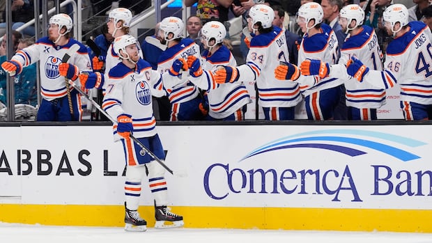 Oilers surge into first place in Pacific Division after McDavid's 5-point performance