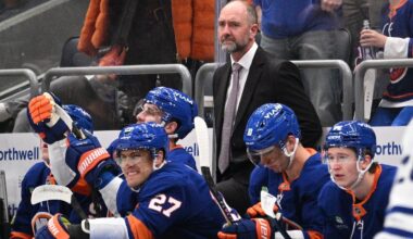 Islanders win coach Pete DeBoer's debut, end 4-game losing streak