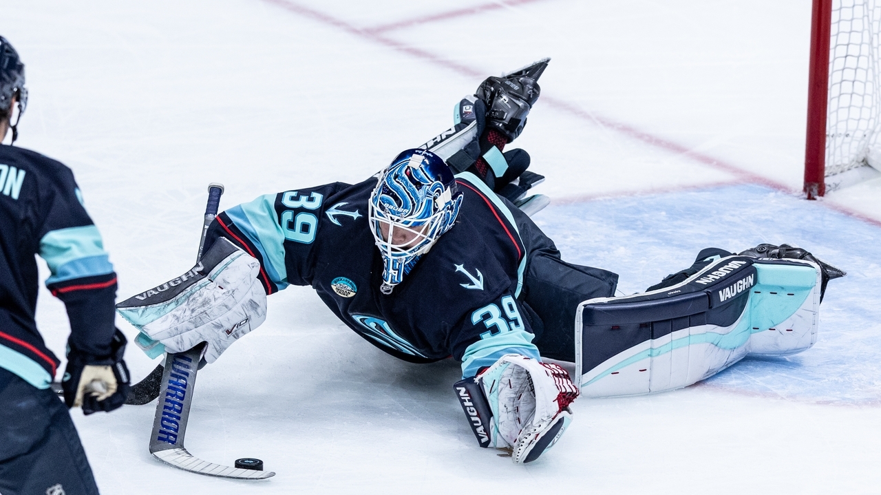 Kokko attempts goalie goal in 1st NHL start, stops 26 shots as Kraken beat Flames 4-1