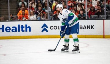 NHL roundup: Ducks still in playoff hunt despite OT loss to Canucks