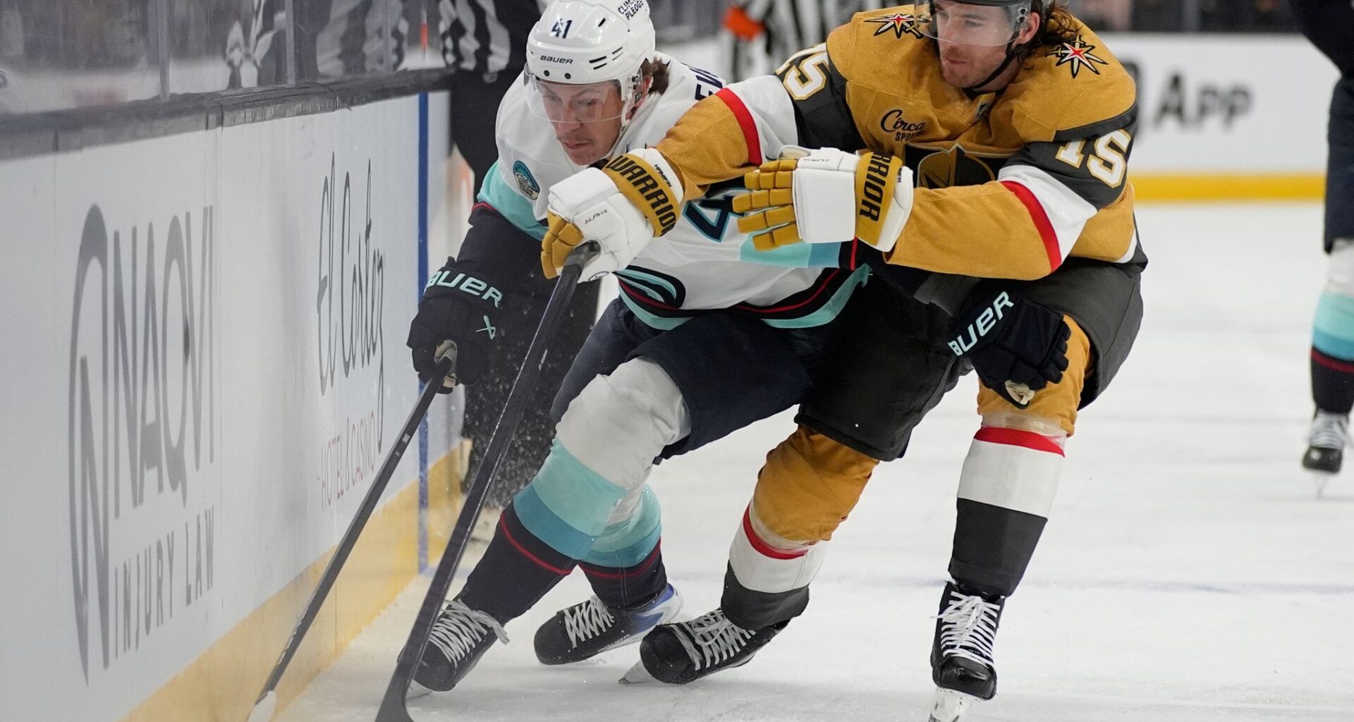 Golden Knights win the Pacific Division title, beating the Kraken 4-1