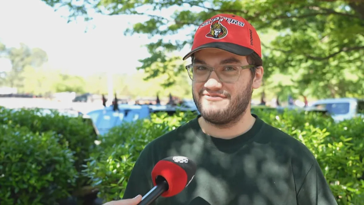 Ottawa Senators, Carolina Hurricanes fans get the party started ahead of Game 1