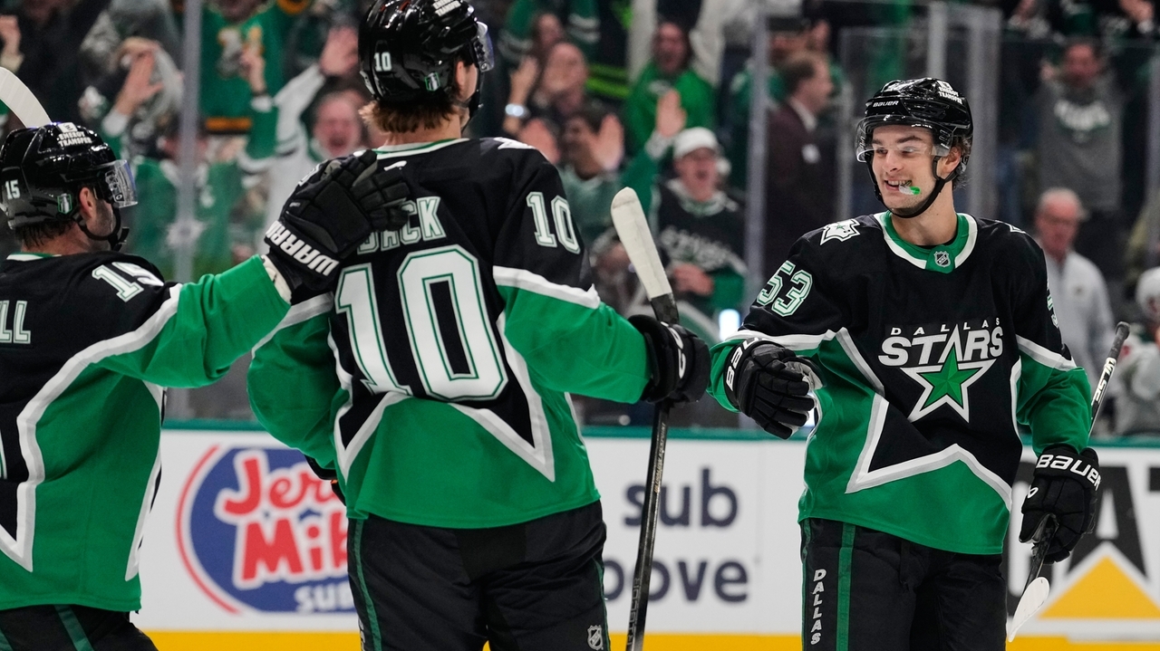 Johnston and Stars beat Wild 4-2 in Game 2 to even their first-round playoff series