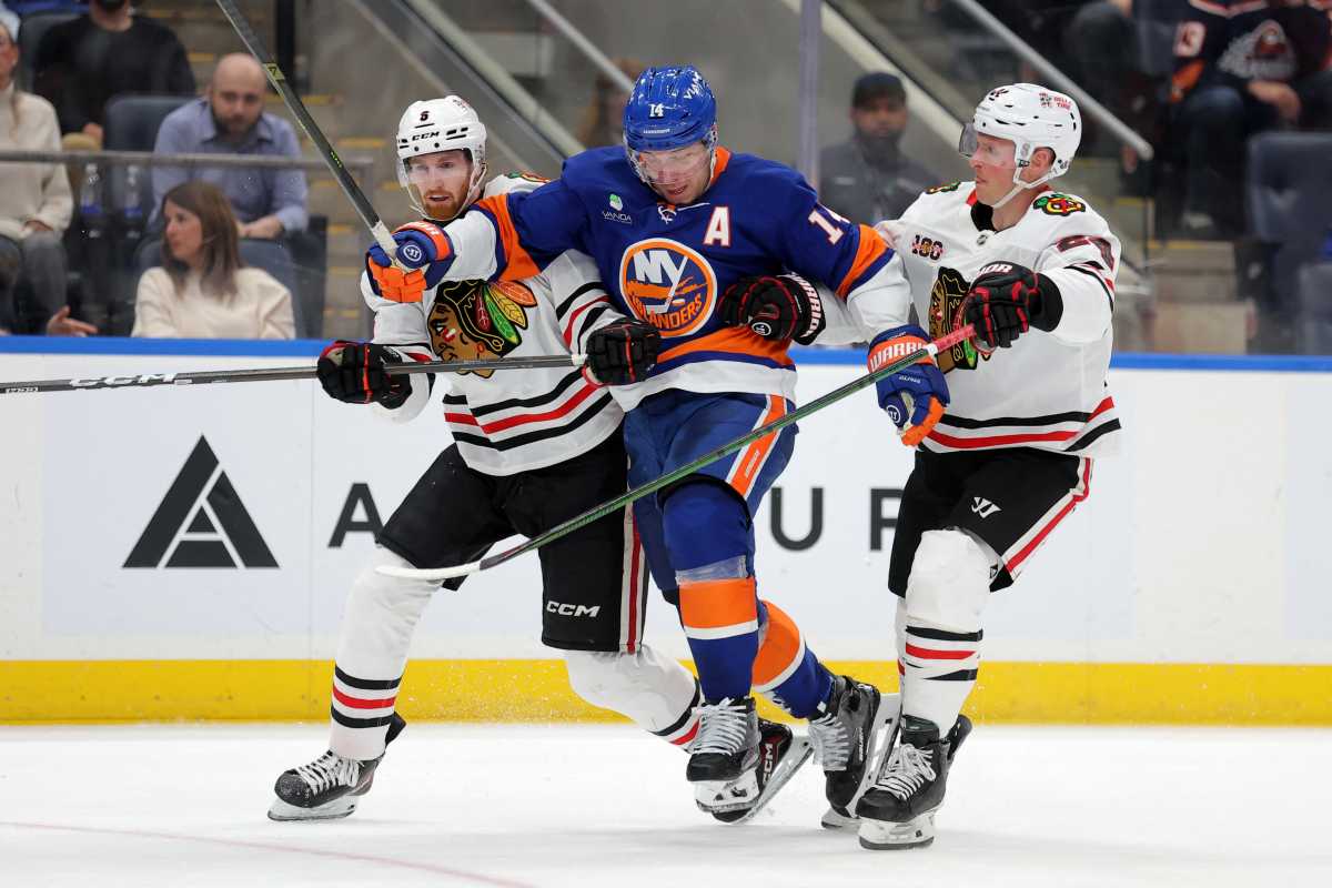 Islanders hoping Pete DeBoer hire can loosen things up for final playoff push