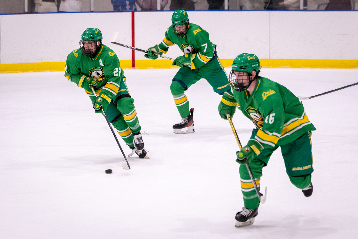 Oregon club hockey mixes lighthearted competition with meaningful moments in Spring Game