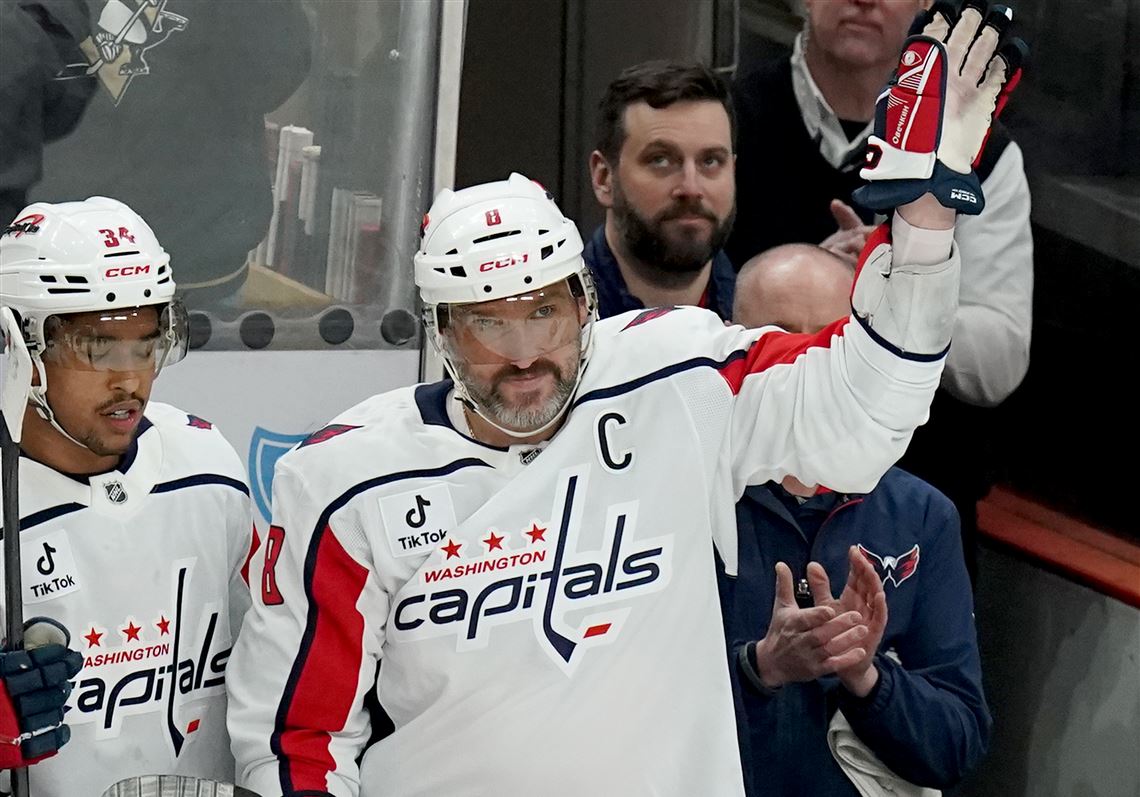 Alex Ovechkin scores in Capitals' victory against shorthanded Penguins