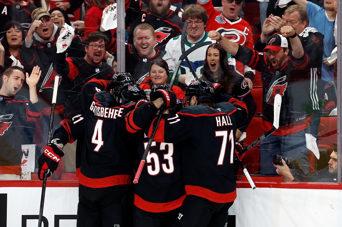 Stankoven, Hall, Andersen help Carolina Hurricanes top the Ottawa Senators 2-0 to open NHL playoffs