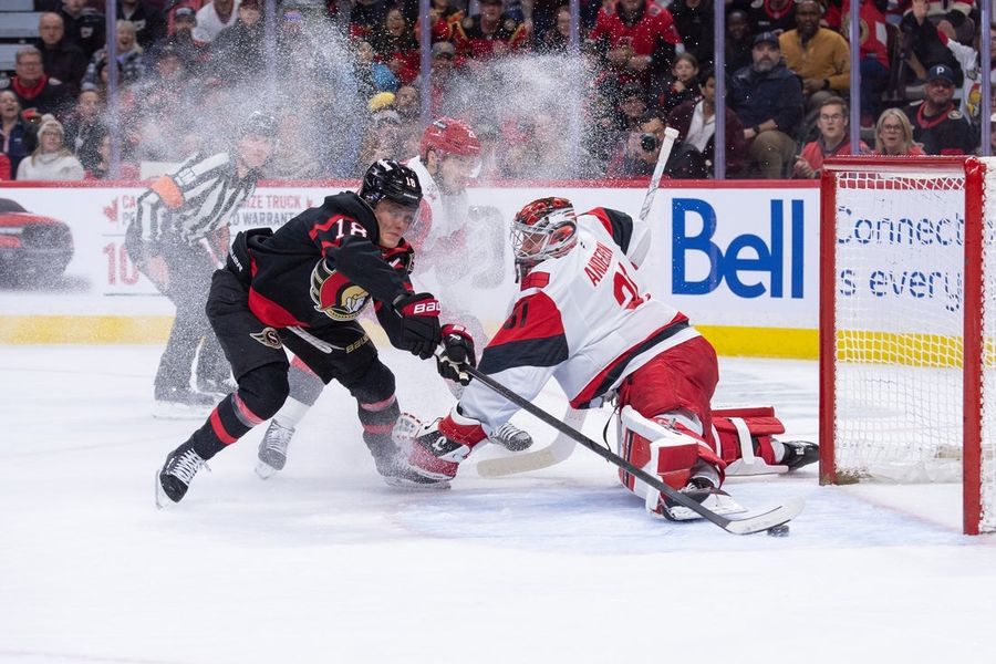 NHL: Carolina Hurricanes at Ottawa Senators
