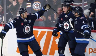 Kraken keep faint playoff hopes alive ahead of clash vs. Wild