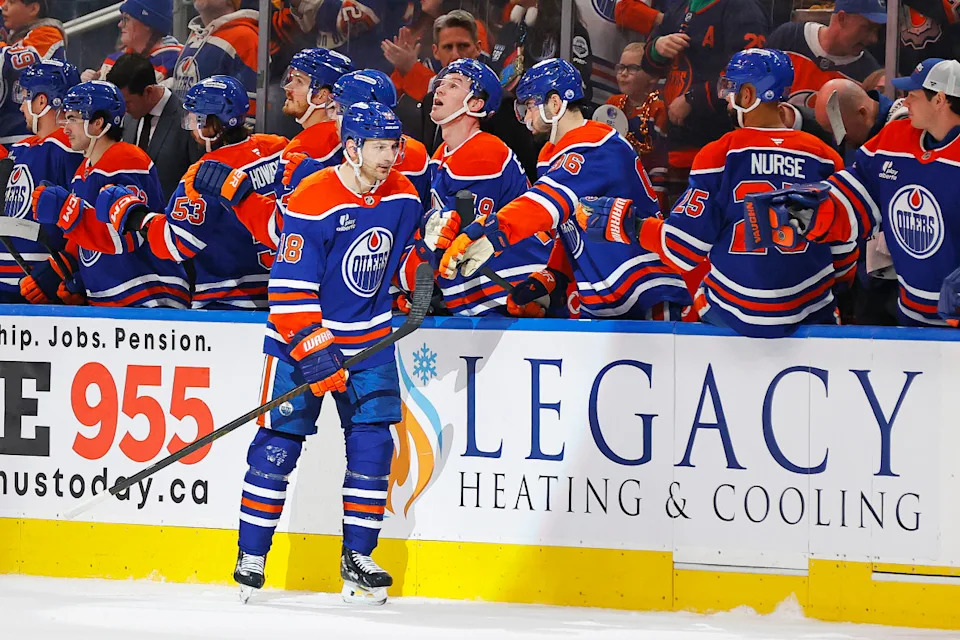 Edmonton Oilers celebrate a goal by forward Zach Hyman at Rogers Place.Perry Nelson-Imagn Images