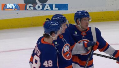 Matthew Schaefer matches record for goals by rookie defenseman as Islanders top Leafs 5-3