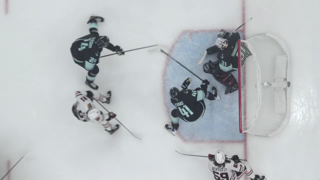 Boisvert scores first NHL goal as the Blackhawks beat the Kraken 4-2