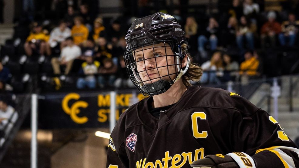 Pictured is #34 Owen Michaels in this undated photo. Michaels has inked a one-year entry level contract with the Edmonton Oilers. (Jonathan Suni/WMU Athletics/WWMT)