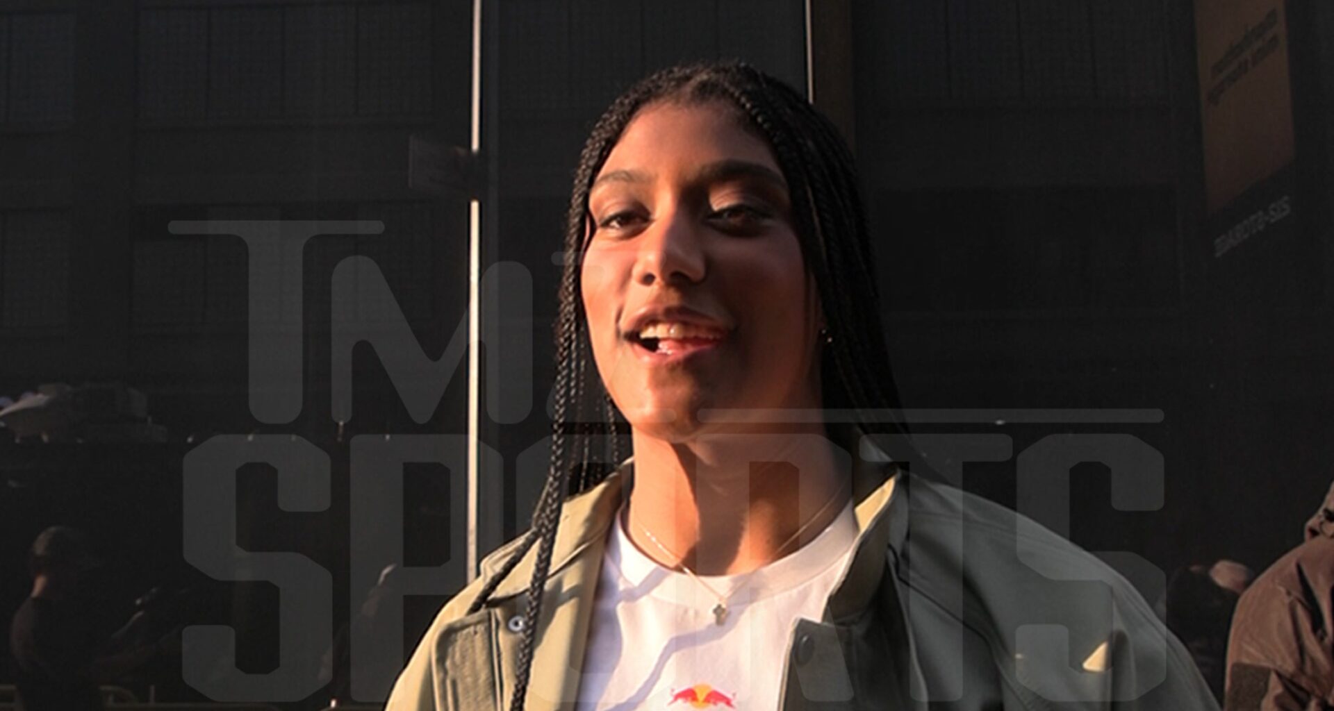 Olympic Hockey Star Laila Edwards Wants to Meet Billie Eilish, I'm a Big Fan!