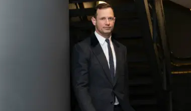 Jason Spezza in a suit attending a Maple Leafs