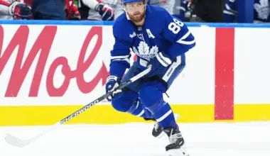 Toronto Maple Leafs right wing William Nylander (88) skates with the puck against the Washington Capitals during the first period at Scotiabank Arena.