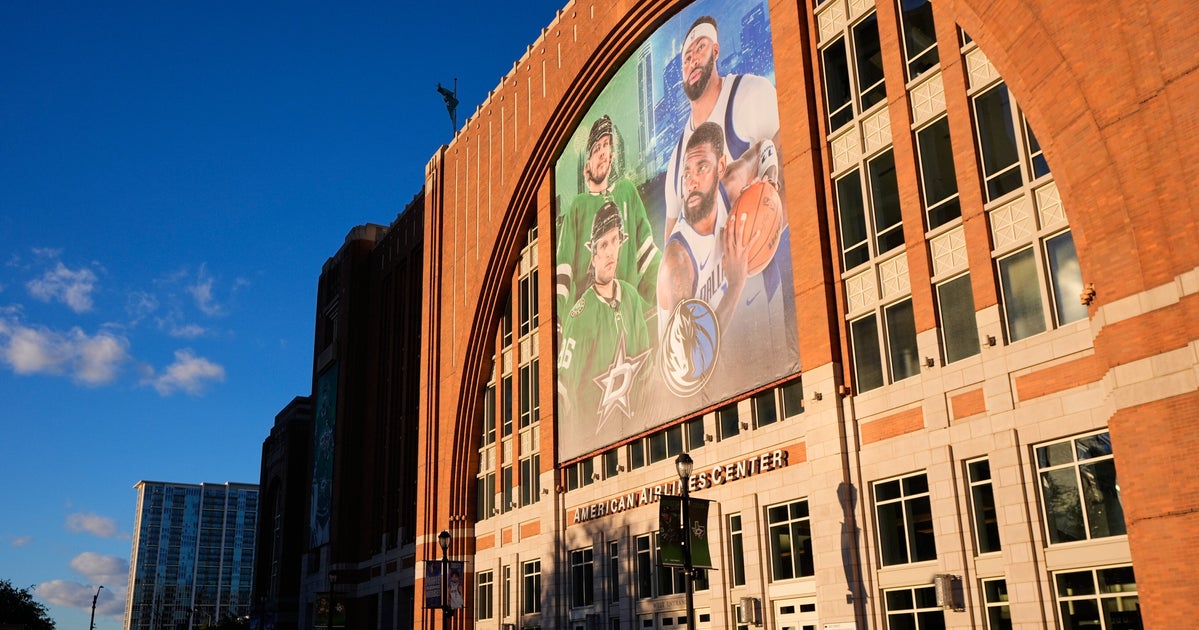Dallas Stars Arena Investigating Fans' Nazi Salute During Goal