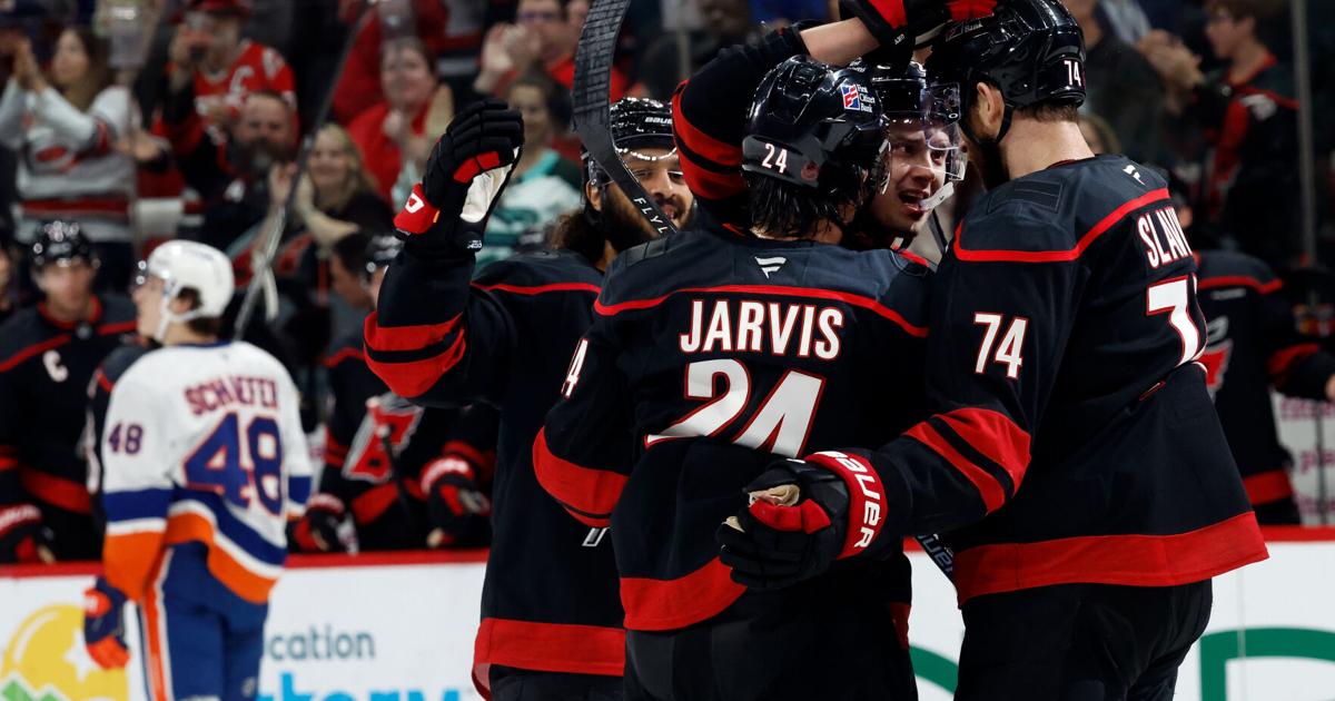 Jarvis scores twice to help the Hurricanes beat the Islanders 4-3 | National Sports