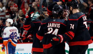 Jarvis scores twice to help the Hurricanes beat the Islanders 4-3 | National Sports