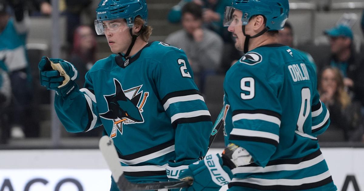 Will Smith scores to lead Sharks past Blackhawks 3-2 | National Sports