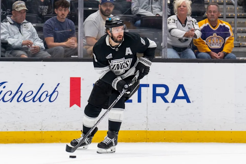 Los Angeles Kings D Drew Doughty (8) controls the puck during an NHL game against the Nashville Predators, Monday April 6th, 2026 in Los Angeles, California. 