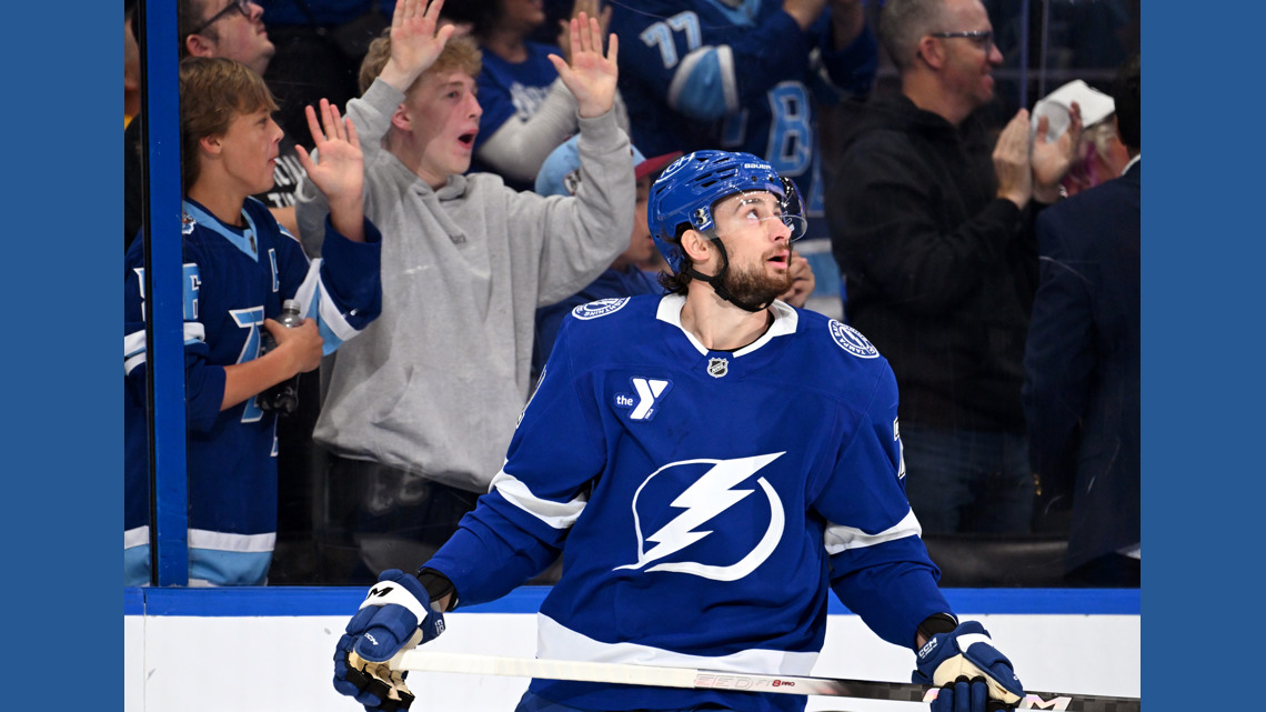 Lightning beat the Penguins 6-3 to move into 1st place in the Atlantic Division