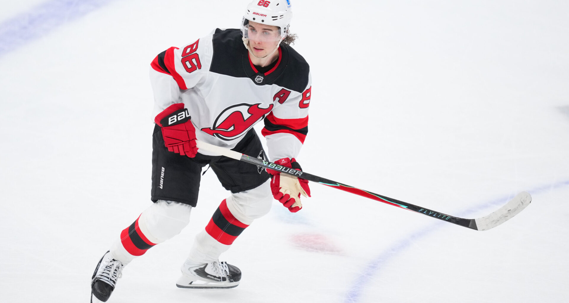 Jack Hughes’ 5-point game powers the Devils to a 7-3 win over the Capitals