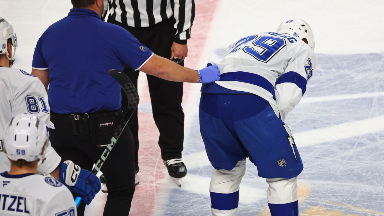 Tampa Bay Lightning right wing Pontus Holmberg