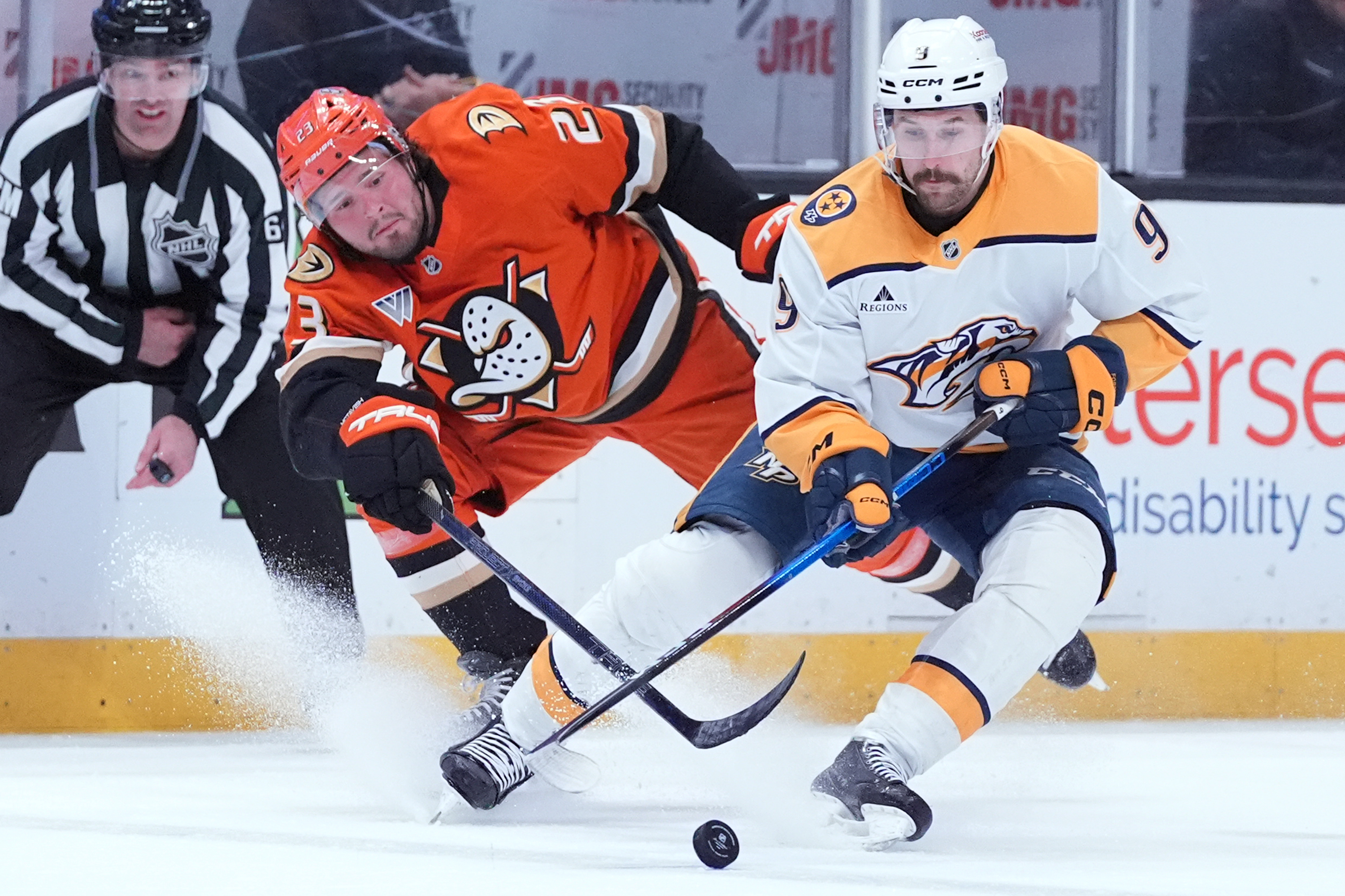 Nashville Predators left wing Filip Forsberg, right, and Ducks center...