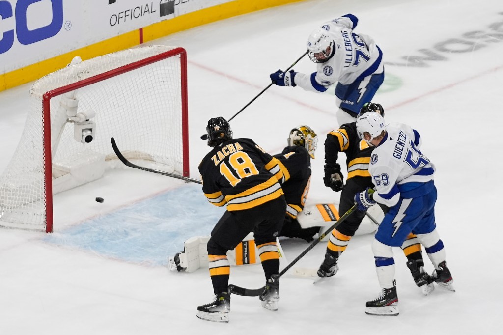 Despite painful loss, Bruins back into playoff spot