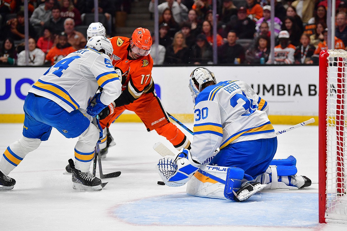Blues boost playoff hopes with 6-2 win against Ducks