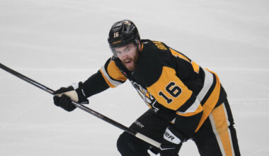 Penguins shuffle lines, bring back Brazeau ahead of pivotal Game 3 vs. Flyers