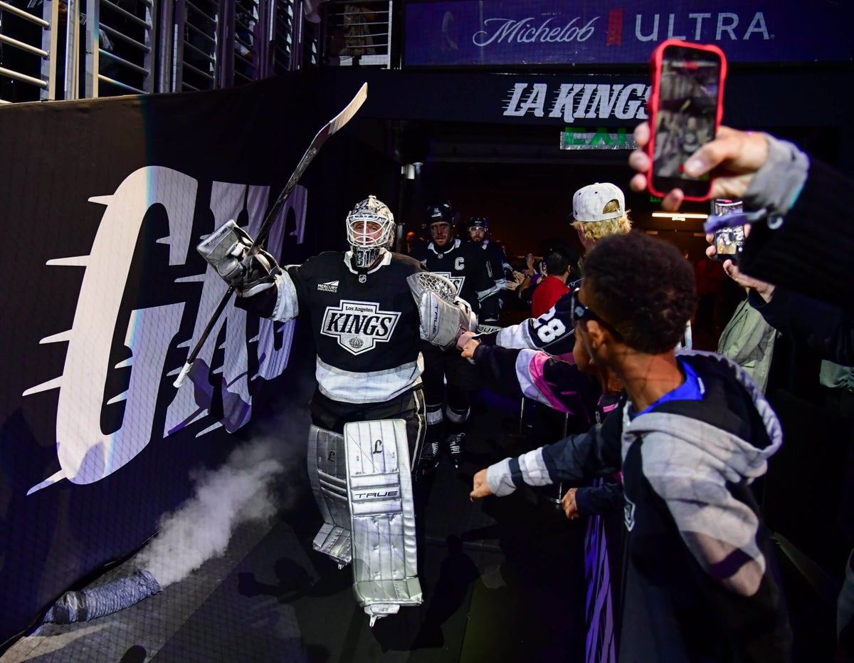 As L.A. Kings hunt playoff berth, Forsberg — not Kuemper — deserves the net