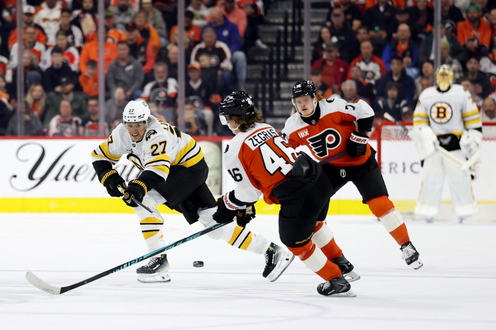 Bruins offense stalls again, fall to Flyers in OT defeat
